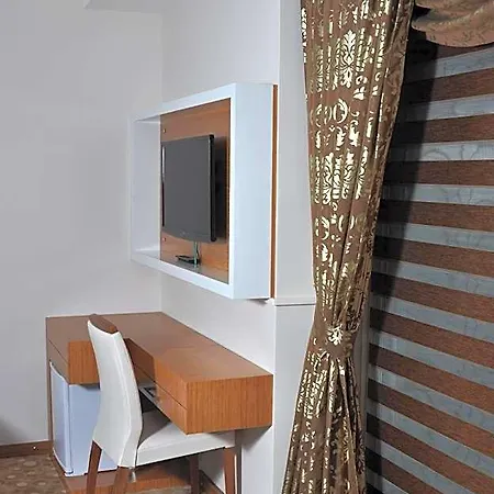 Hotel Cebeciler 3*